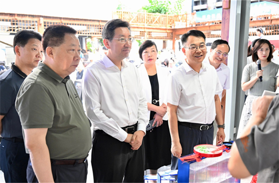厚积文旅“软实力” 筑牢支点“硬支撑”<br>——湖北机关干部大讲堂第三期示范宣讲活动成功举办