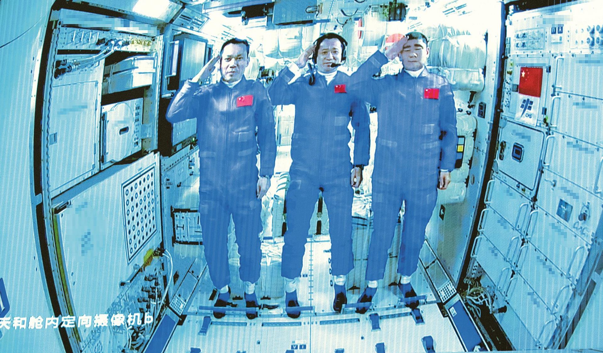 太空会师！神舟十五号3名航天员顺利进驻中国空间站--经济·科技--人民网